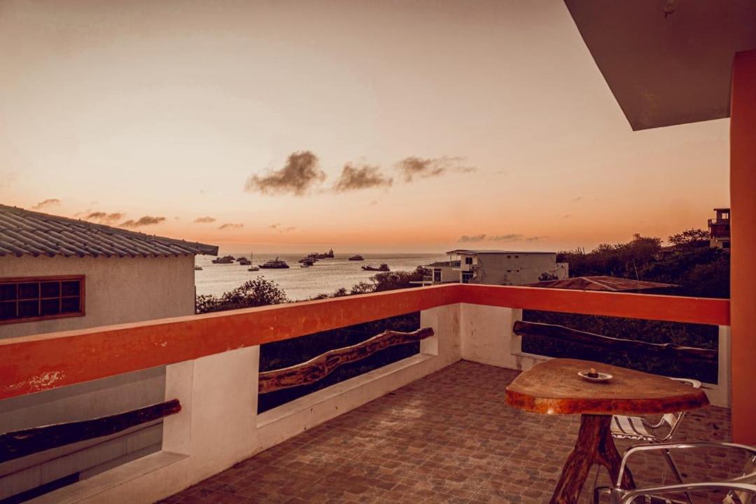 Hotel Casa De Nelly Puerto Baquerizo Moreno Exterior foto